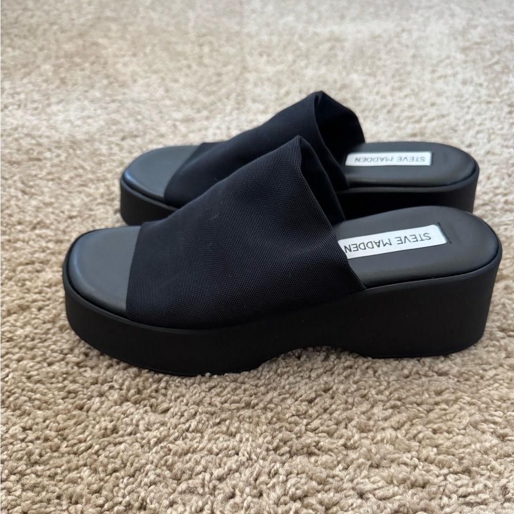 NEW Steve Madden Slinky 30 Black Platform Sandal Wedges 7
